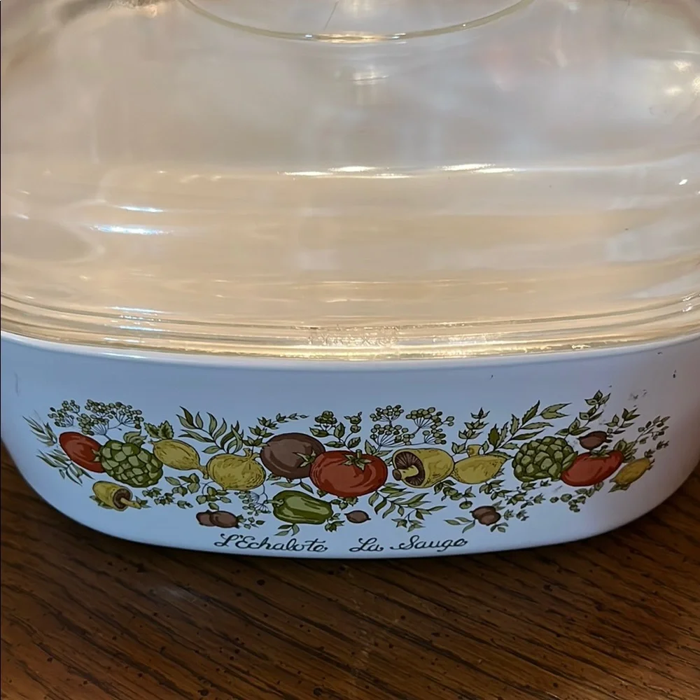 Corningware Spice of‎ Life White Casserole Dish with Lid